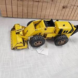 lot 4 image: Tonka Back Hoe
