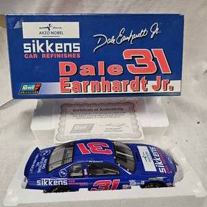 lot 23 image: 118 Dale Earnhardt JR #31 Nascar