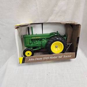 lot 73 image: 116 1949 John Deere AR Tractor