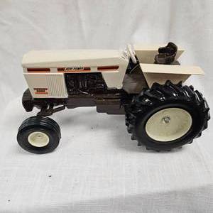 lot 76 image: 116 Agri Power 9000 Tractor