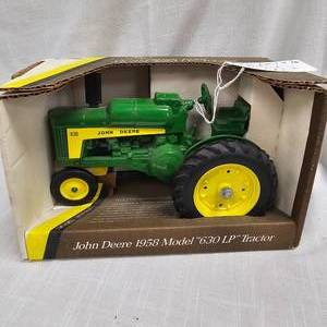 lot 80 image: 116 1958 John Deere 630 LP