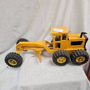 lot 84 image: Road Grader