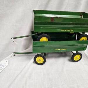 lot 87 image: 116 John Deere Trailers(3)