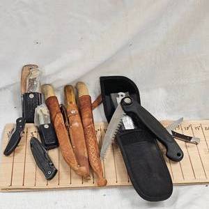 lot 151 image: Lot of Knives, Rapalas, Finland Gerber and Buck Knives