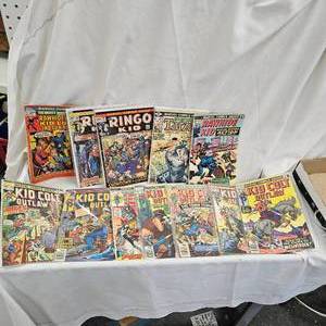 lot 156 image: 12 Vintage Marvel Comic Books