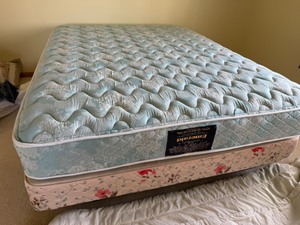 lot 28 image: Restwell Emerald Queen Mattress, Boxspring & Frame