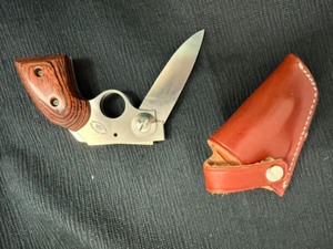 lot 11 image: Stainless Steel Locking Gun Knife with 3 Blade
