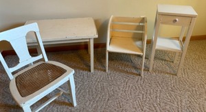 lot 39 image: White Antique Set of Furniture