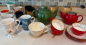 lot 44 image: Teacup & Tea Pot Collection