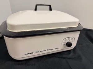 lot 63 image: Nesco 18 Quart Roaster Oven