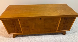 lot 82 image: Lane Cedar Chest With Lock and Keys