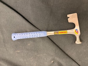 lot 138 image: Estwing Roofing Tool