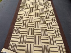 lot 72 image: Four Seasons Collection IndoorOutdoor Rug, Herringbone Design