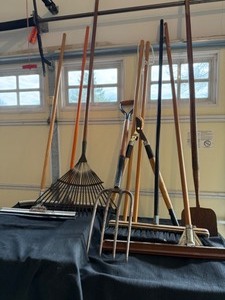 lot 73 image: Garden Tool Collection