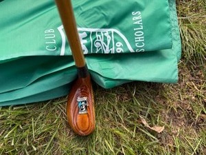 lot 118A image: Wooden St Andrew Club From Scotland & Large Umbrella