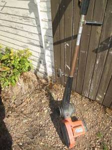 lot 97 image: Black & Decker 1.5 HP gear drive ed...