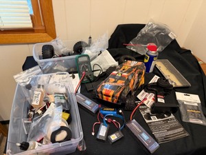 lot 59 image: Remote Control Assorted Parts & Batteries Collection