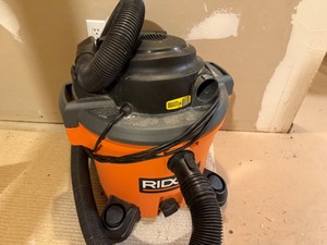lot 127 image: Ridgid Shop Vacuum