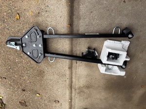 lot 18A image: New Master Haul Adjustable Tow Bar