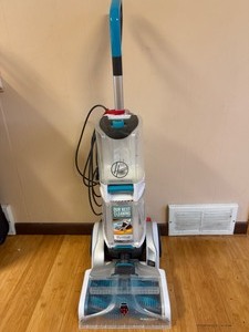 lot 114 image: Hoover Smart Wash Carpet Cleaner