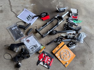 lot 24 image: Misc. Bike Item Collection