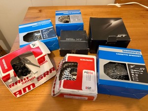 lot 21 image: Bicycle Shift Gears,  Sprockets, & Derailers