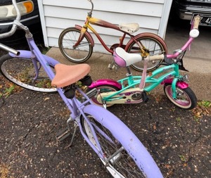 lot 107 image: Vintage and Kids Bikes