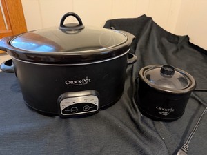 lot 117 image: Crockpots--Large & Small