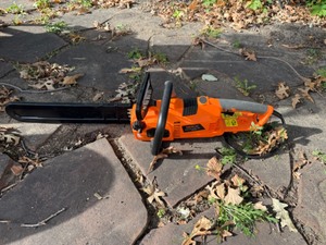 lot 68 image: Tacklife Chainsaw GCS15B