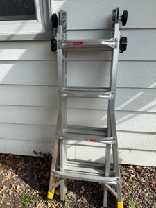 lot 1 image: Gorilla Ladder Type 1A 300 lb. Load