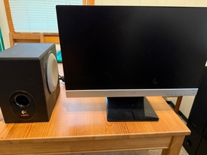 lot 93 image: HP 22 VC Monitor & Logitech x-230 Subwoofer