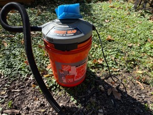 lot 85 image: Running Bucket Head Vacuum