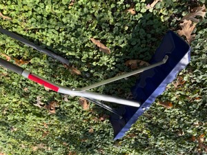 lot 92 image: Roof Rack With Extension Pole