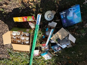 lot 37 image: Light Bulb Collection