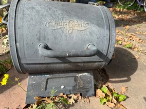 lot 30 image: Char Griller with Charcoal Holder