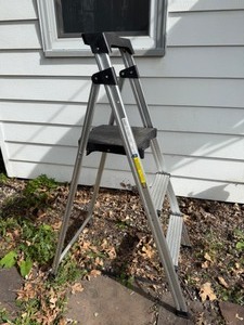 lot 31 image: 3 Step--Step Ladder