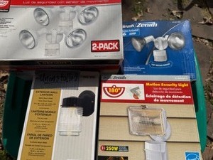 lot 36 image: Motion Lights