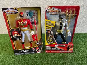 lot 10 image: Power Rangers Deluxe Mega Red Ranger & Deluxe FX Super Mega Silver Ranger
