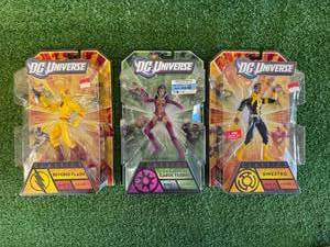 lot 14 image: DC Universe Classics
