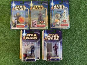 lot 34 image: Star Wars Figures