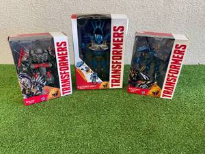 lot 43 image: Transformers Autobot Drift & Slog