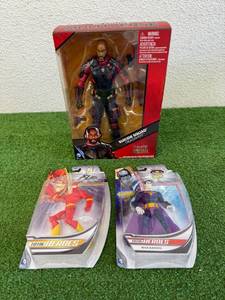 lot 91 image: Total Heroes Figures & Suicide Squad Deadshot
