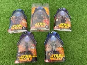lot 120 image: Star Wars Figures