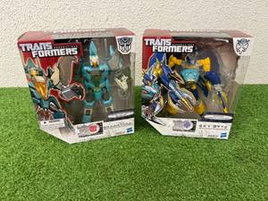 lot 121 image: Transformers Generations Brainstorm & Sky-Byte