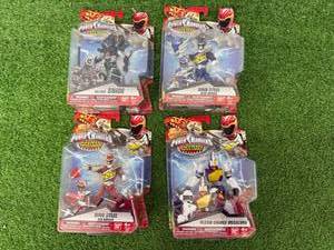 lot 214 image: Power Rangers Figures