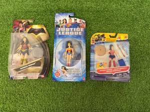 lot 248 image: Wonder Woman - 3 Different