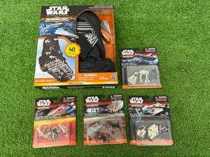 lot 256 image: Star Wars Micromachines Gold Series Kylo Ren Playcase & 4 Micromachines