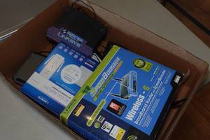 lot 432 image: Assorted Electronics - Wifi Boosters, Extenders