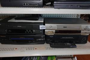 lot 441 image: Assorted VHS Players