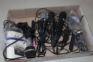 lot 453 image: Assorted Microphones